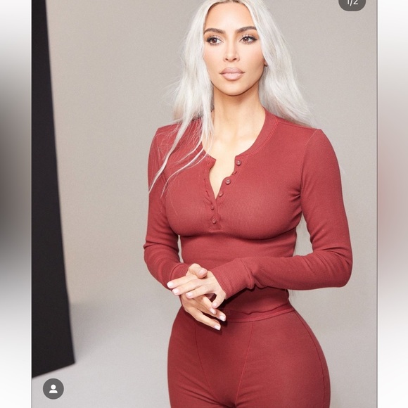 SKIMS Other - NWT SKIMS 2 PIECE SET Cotton Rib Boxer and Long Sleeve Henley Crop in Sangria